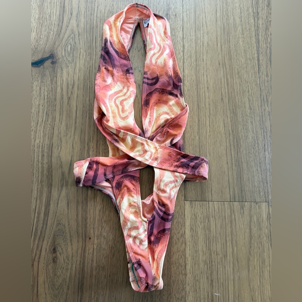 XS NWOT Abstract Swirl yellow white Pink Orange purple One Piece bikini Swimsuit